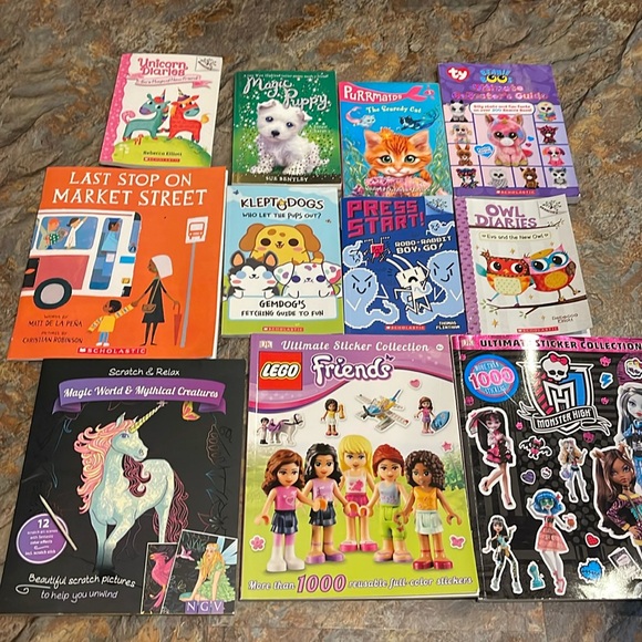 Entire a lot of books and stickers, activities books. - Picture 1 of 15